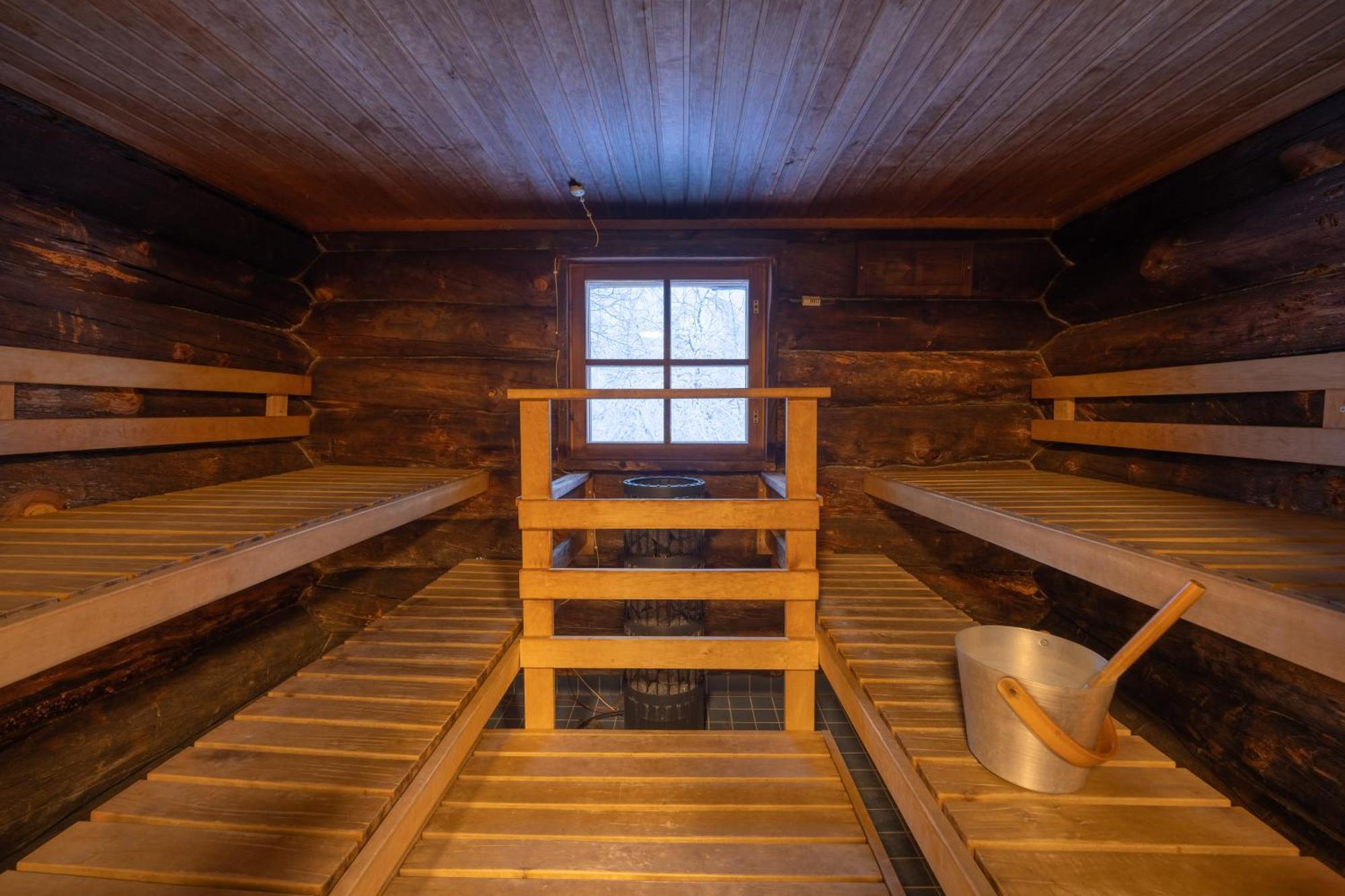 Kuukkeli Log Teerenpesae Gasthuis