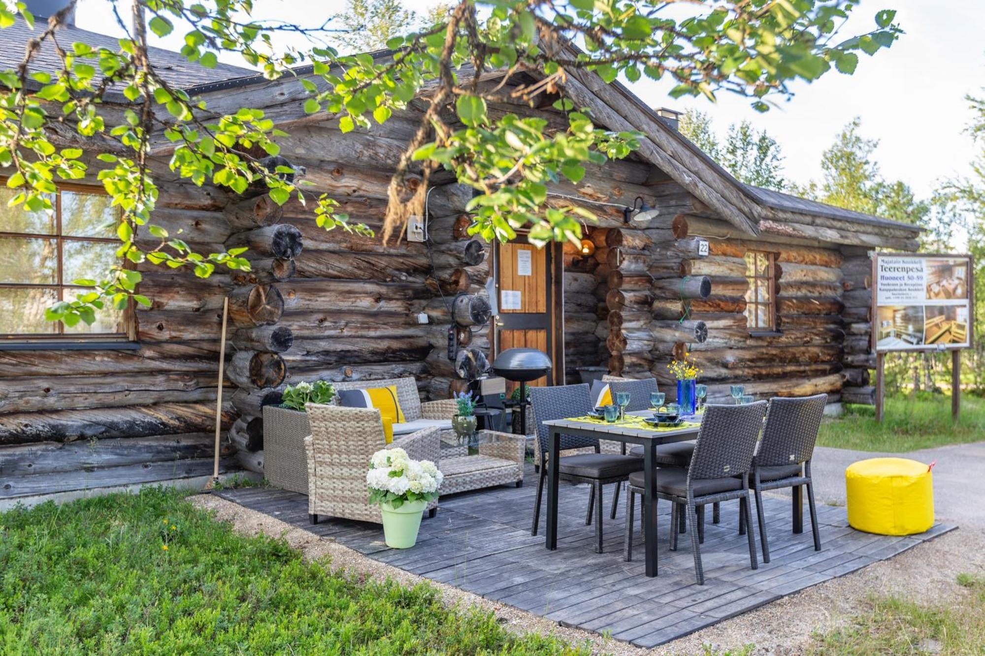 Kuukkeli Log Teerenpesae Gasthuis Saariselkä