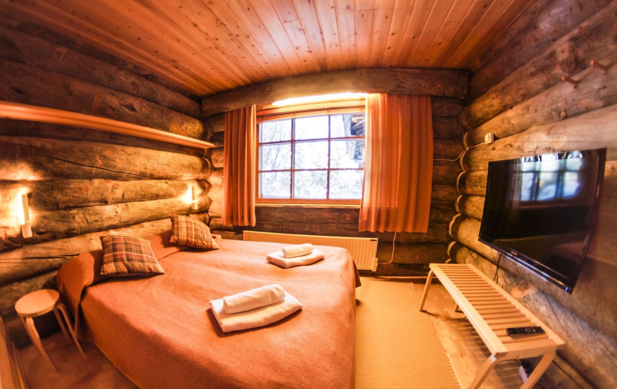 Kuukkeli Log Teerenpesae
