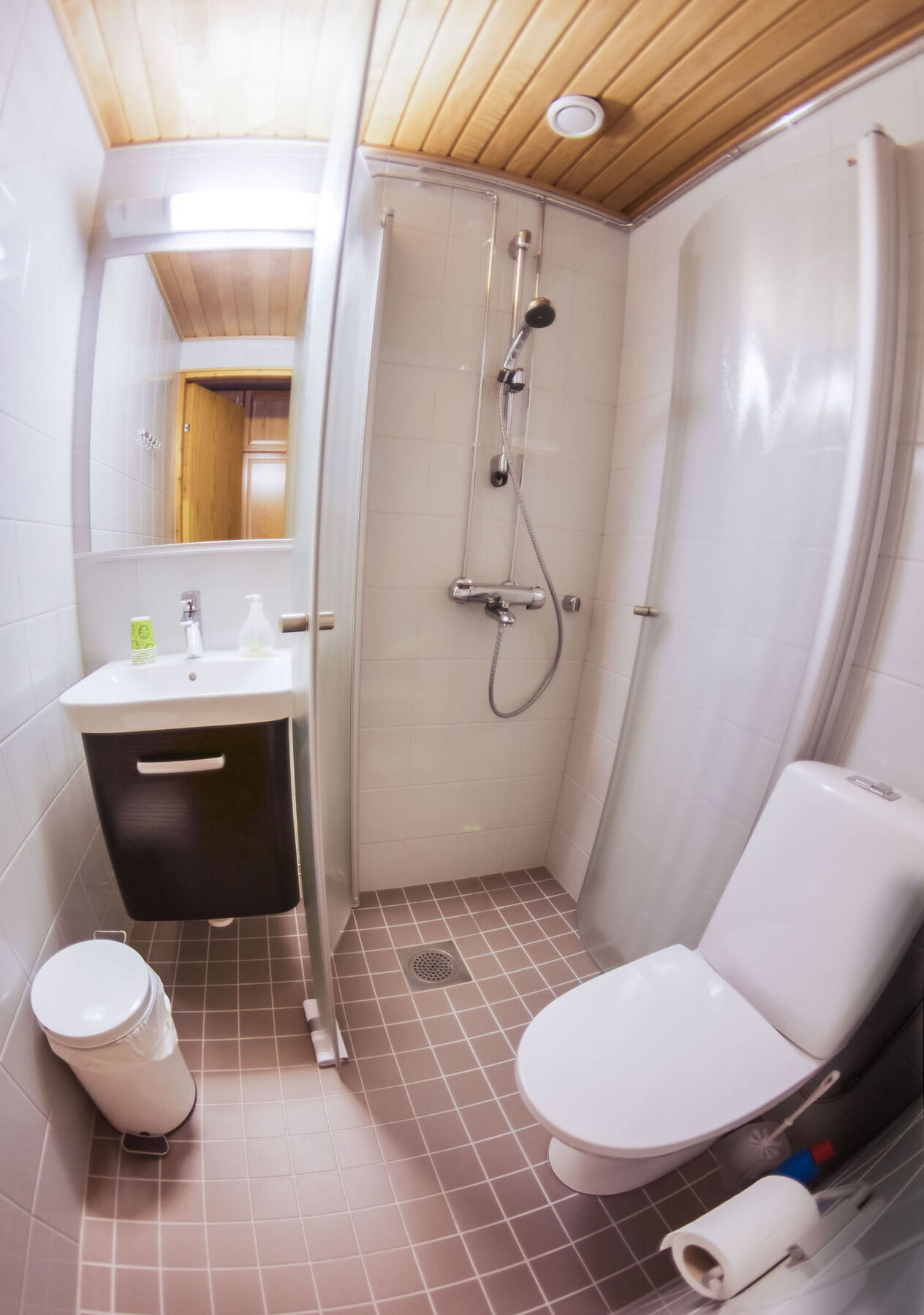 Kuukkeli Log Teerenpesae Guest house