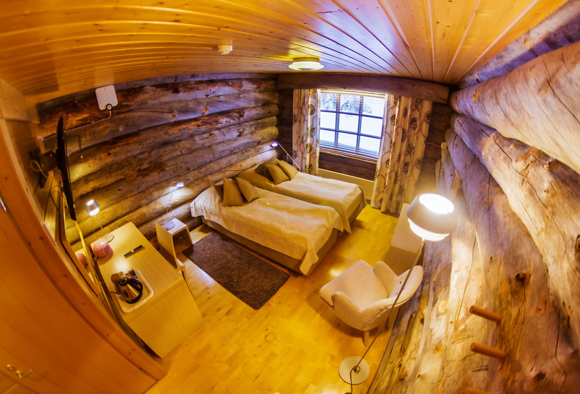 Kuukkeli Log Teerenpesae 4*